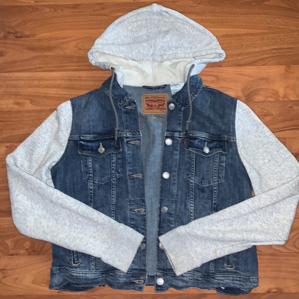 Levi’s Hybrid Jacket—Medium Wash Denim and Heather Grey Fleece Button-Up Jacket